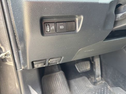 Used 2020 Toyota RAV4 XLE AWD/4WD image 17