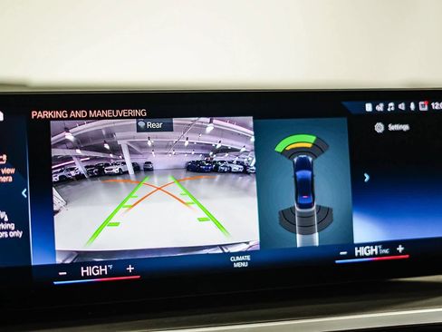 Used 2023 BMW 330i Sedan w/ Driving Assistance Package image 25