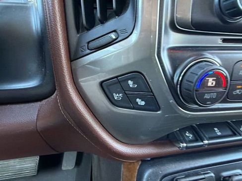 Used 2015 Chevrolet Silverado 1500 High Country w/ High Country Premium Package image 28