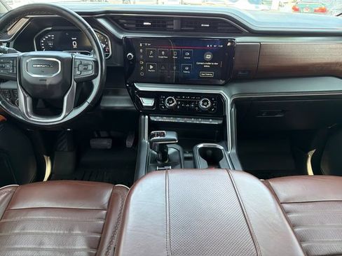 Used 2023 GMC Sierra 1500 Denali Ultimate AWD/4WD image 9
