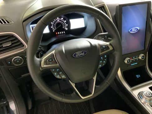 Used 2024 Ford Edge SEL w/ Convenience Package AWD/4WD image 16