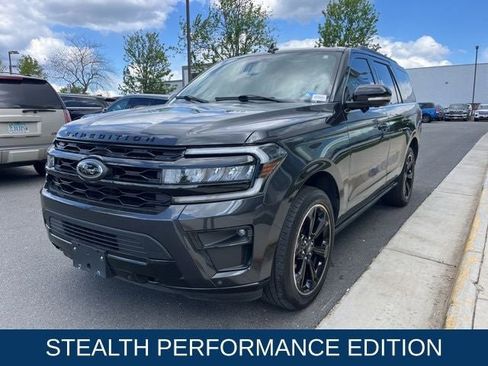 Certified 2023 Ford Expedition Limited AWD/4WD image 3