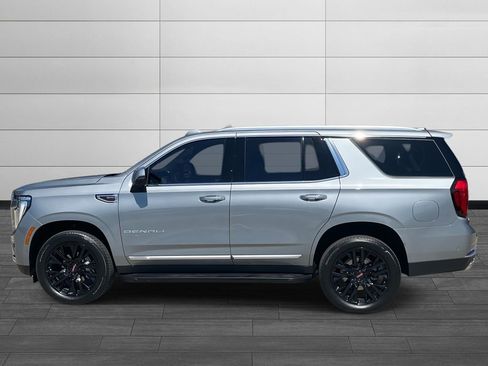 Used 2026 GMC Yukon Denali w/ Advanced Technology Package image 2