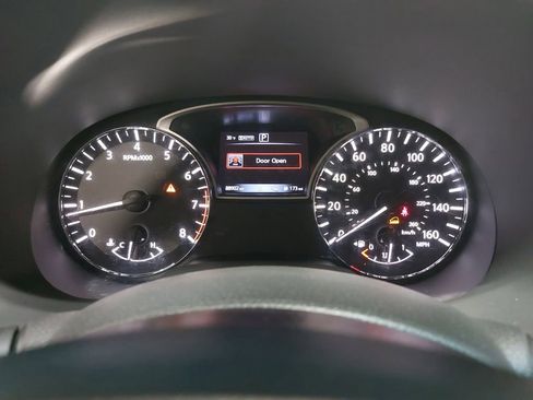 Used 2020 Nissan Pathfinder SV image 20