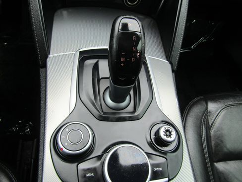 Used 2018 Alfa Romeo Stelvio Ti AWD/4WD image 33