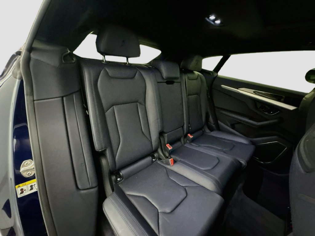 Used 2025 Lamborghini Urus SE AWD/4WD image 30