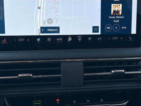 Used 2025 Lincoln Corsair Reserve image 22