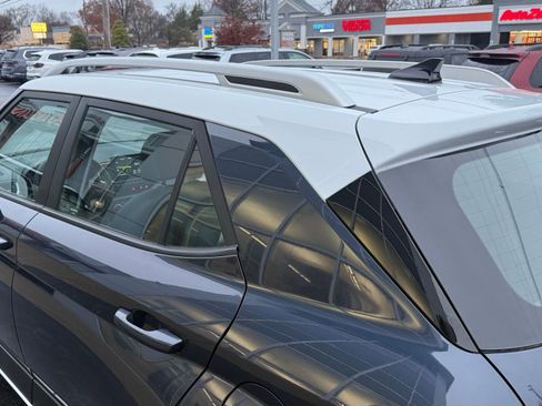 Used 2020 Hyundai Venue image 15