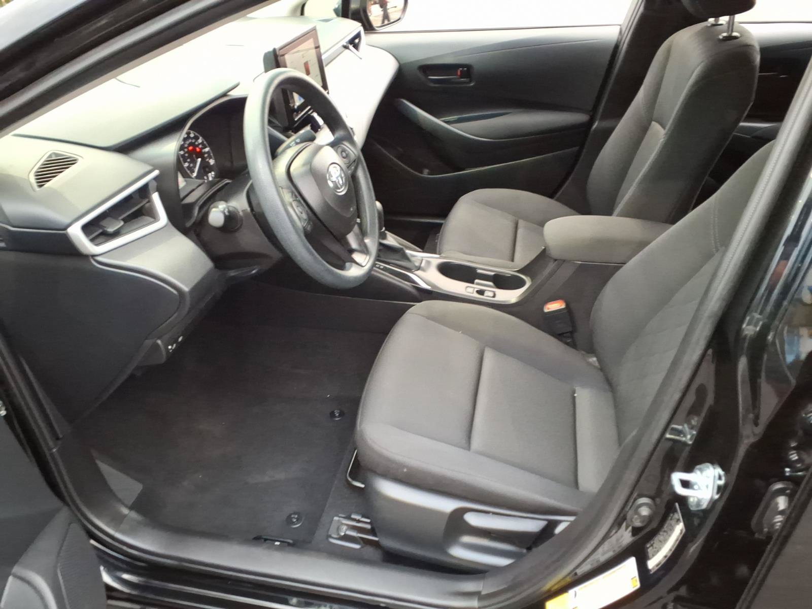 Certified 2025 Toyota Corolla LE FWD image 15
