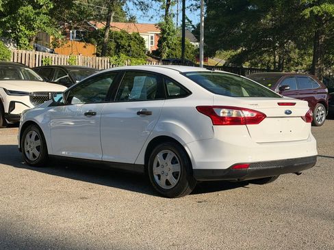 Used 2013 Ford Focus S FWD image 4