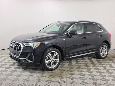 Certified 2022 Audi Q3 2.0T Premium Plus w/ Premium Plus Package AWD/4WD image 3