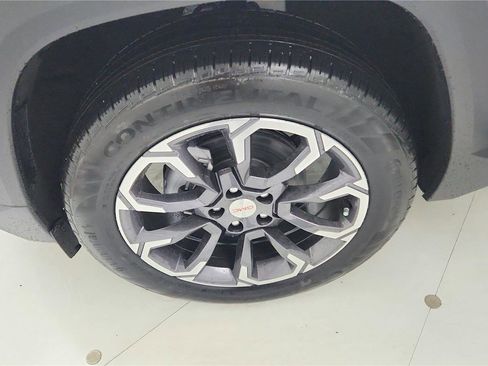 Used 2025 GMC Terrain Elevation w/ Elevation Premium Package image 16