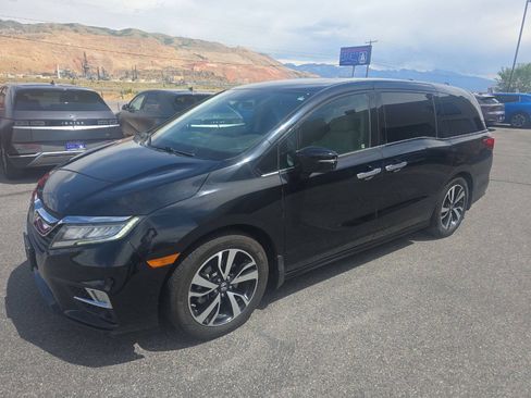 Used 2018 Honda Odyssey Elite image 3
