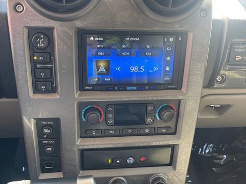 Used 2003 HUMMER H2 w/ Preferred Equipment Group image 30