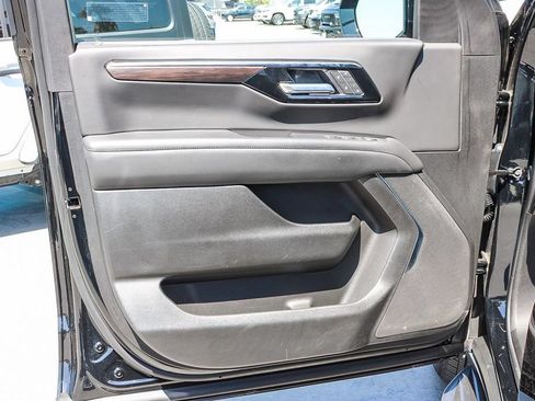 Used 2025 Chevrolet Tahoe LT AWD/4WD image 23