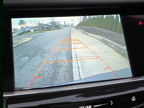 Used 2017 Cadillac XT5 Luxury w/ Driver Awareness Package image 16