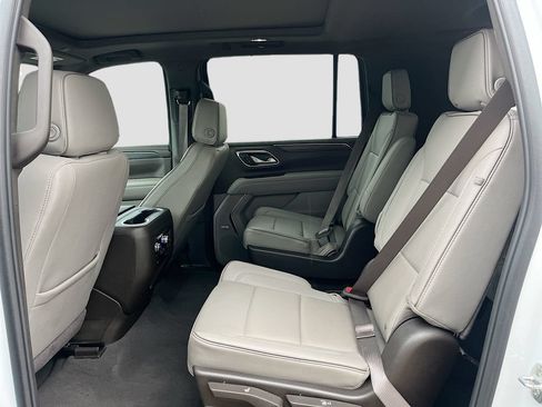 Used 2024 GMC Yukon XL SLT w/ SLT Premium Package AWD/4WD image 26