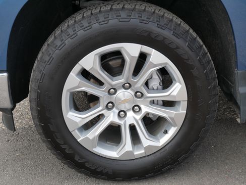 Used 2024 Chevrolet Silverado 1500 LTZ image 15