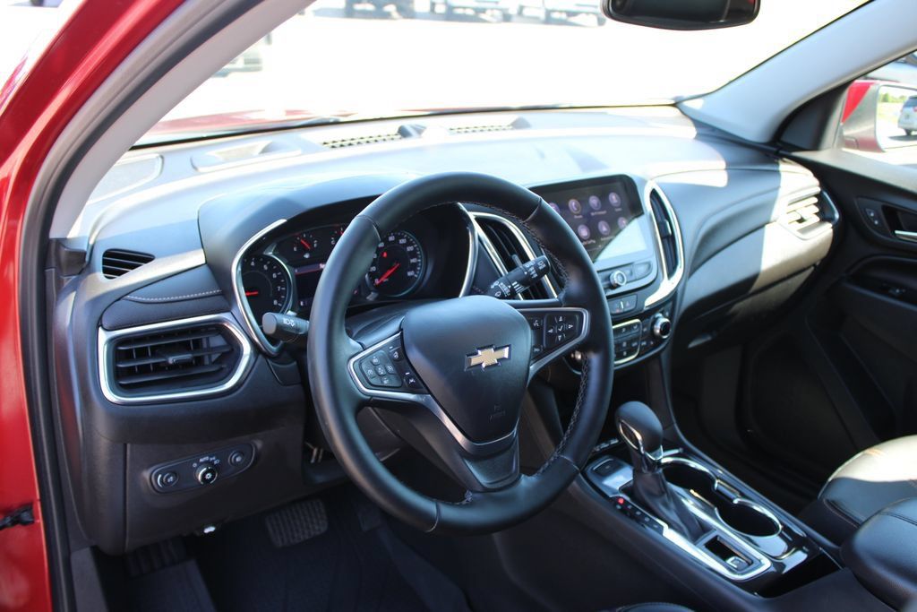 Used 2023 Chevrolet Equinox Premier AWD/4WD image 24