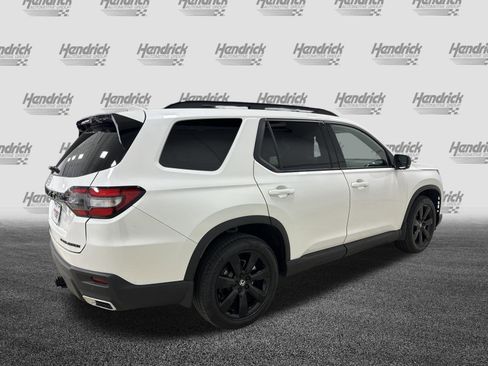 Used 2025 Honda Pilot Black Edition image 10
