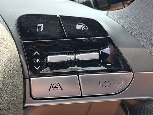 Certified 2024 Hyundai Elantra SEL FWD image 23