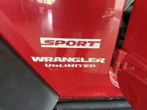Used 2010 Jeep Wrangler Unlimited Sport image 31