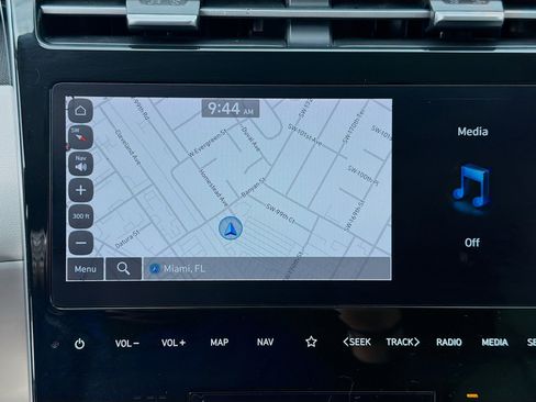 Used 2024 Hyundai Tucson Limited image 13