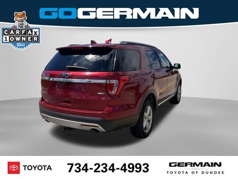 Used 2017 Ford Explorer XLT AWD/4WD image 7