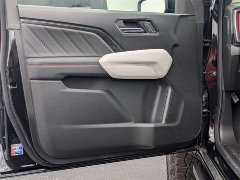 New 2025 GMC Canyon AT4 w/ AT4X Package image 11