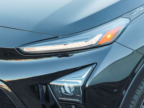 Used 2022 Chevrolet Bolt EUV Premier w/ Launch Edition image 5