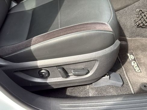 Used 2023 INFINITI QX50 Sensory w/ Accent Package image 13