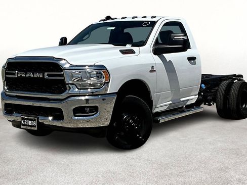 Used 2024 RAM 3500 Tradesman image 2