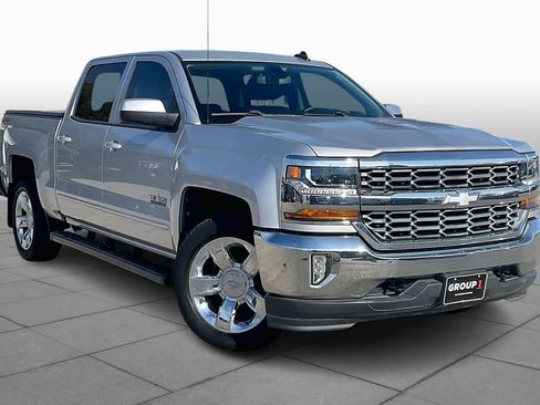 Used 2018 Chevrolet Silverado 1500 LT w/ LT Eassist Package image 2