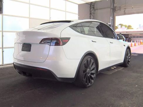 Used 2022 Tesla Model Y Performance AWD/4WD image 4
