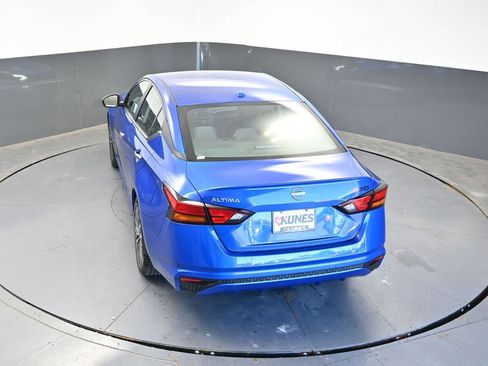Used 2025 Nissan Altima 2.5 SV FWD image 47