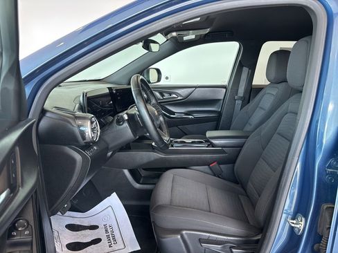 Used 2025 Chevrolet Equinox LT AWD/4WD image 8