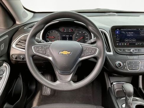 Used 2024 Chevrolet Malibu LT image 8