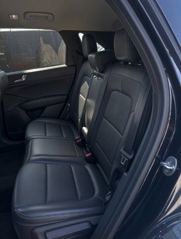 Used 2020 Ford Escape Titanium AWD/4WD image 8