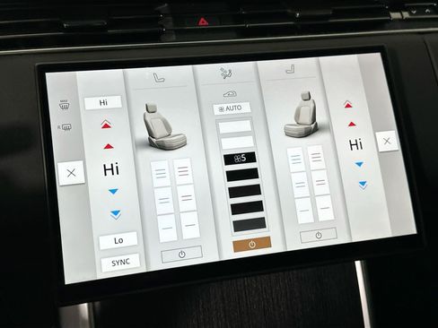 New 2025 Land Rover Range Rover Long Wheelbase SE image 25