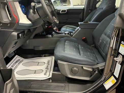 Used 2025 Ford Bronco Heritage Edition image 5