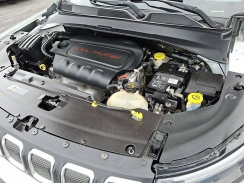 Certified 2022 Jeep Compass Latitude image 31