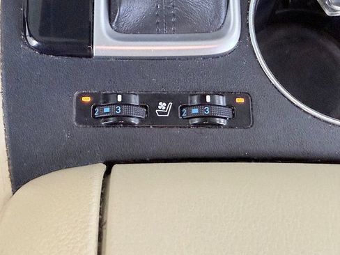 Used 2019 Toyota Highlander Limited FWD image 50
