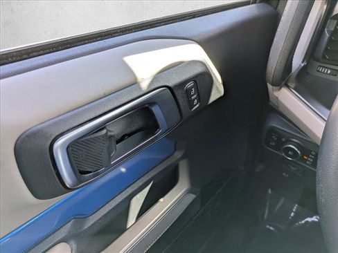 Used 2023 Ford Bronco Wildtrak image 17