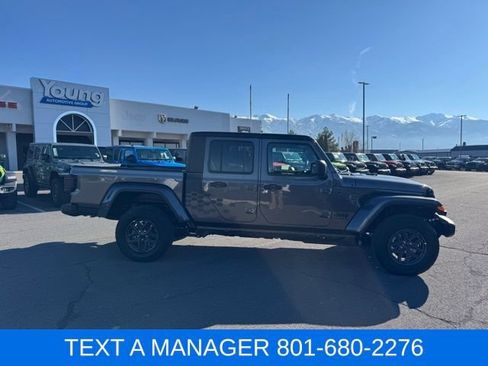 New 2026 Jeep Gladiator Sport AWD/4WD image 3