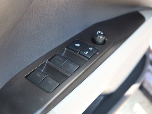 Used 2021 Toyota Camry SE w/ Cold Weather Package AWD/4WD image 18
