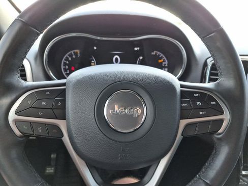 Used 2019 Jeep Grand Cherokee Altitude RWD image 18