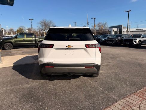 Used 2025 Chevrolet Equinox LT w/ Convenience Package II image 7