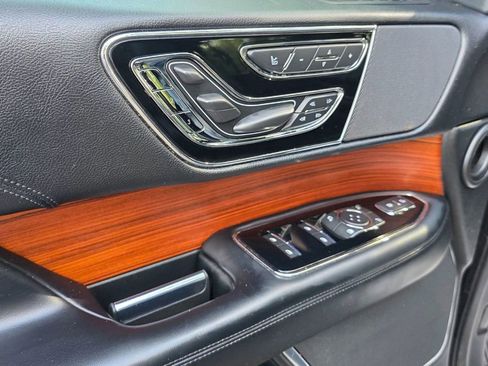 Used 2018 Lincoln Navigator Reserve w/ Technology Package image 26