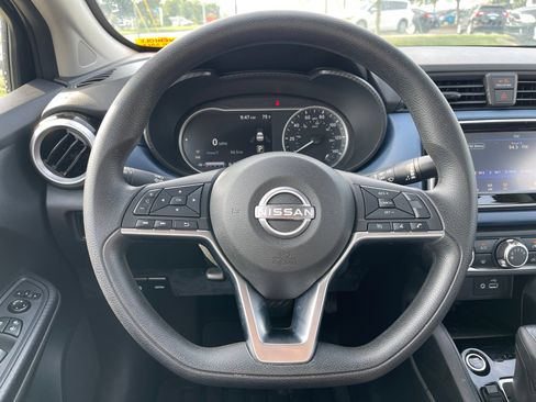 Used 2025 Nissan Versa SV FWD image 10