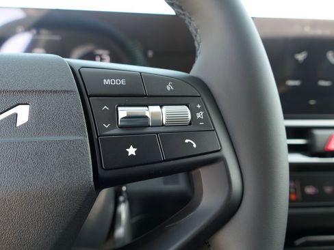 New 2026 Kia Sportage LX image 14